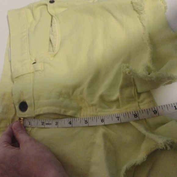Lucky Brand Riley Denim Cutoff Shorts Womens SZ 6/28 Yellow - Picture 12 of 13